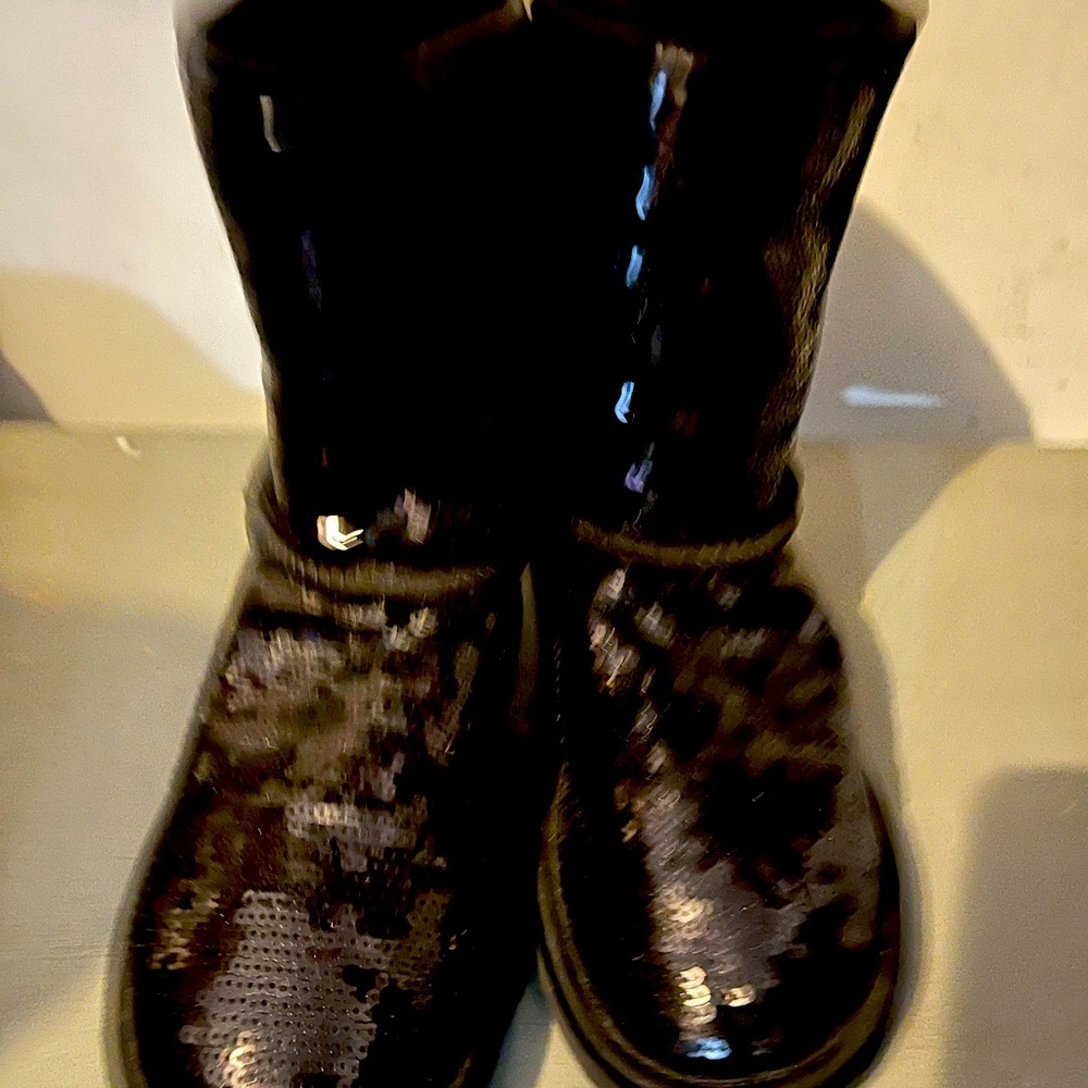 Black sparkle ugg boots size 6 women
